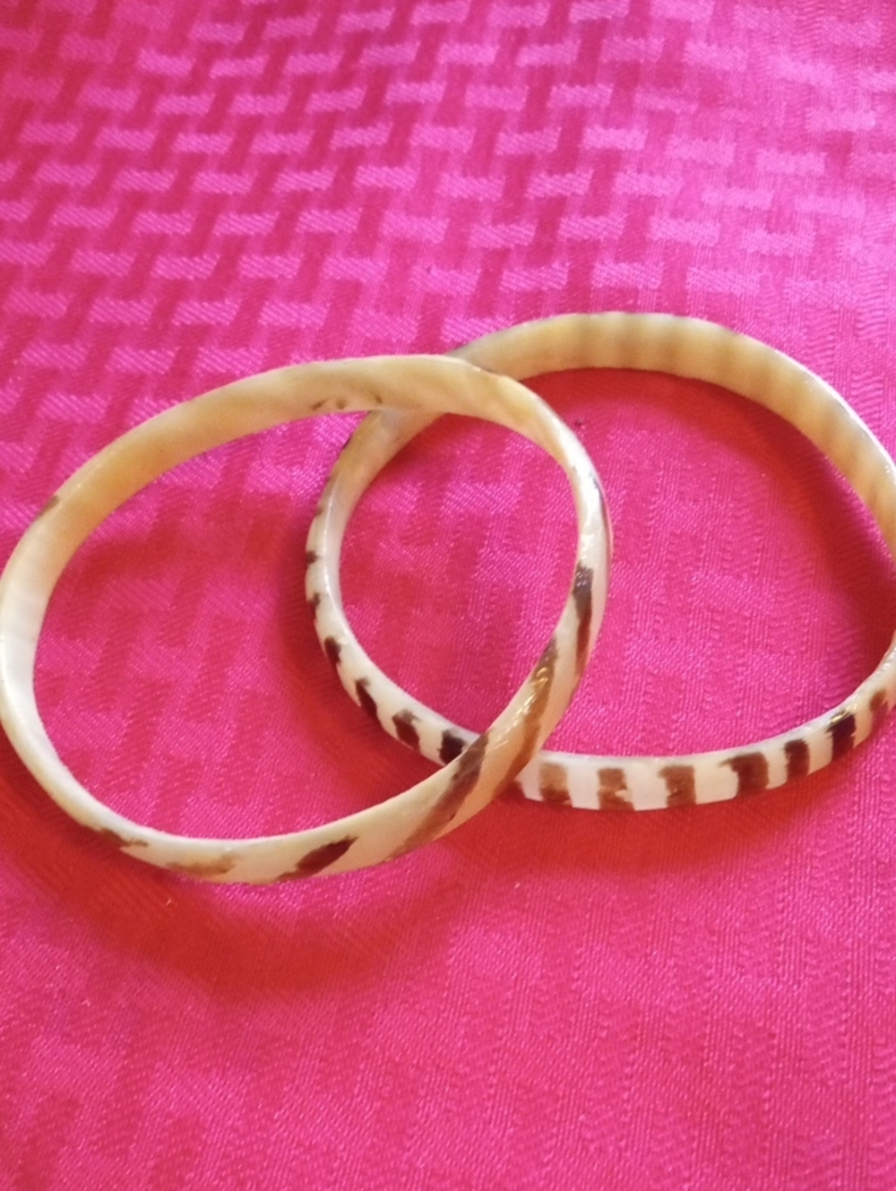 Ivory and Brown Patterned Resin Bangle Set